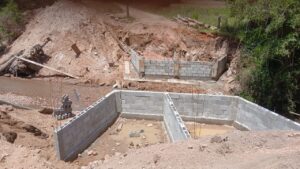 Execução de três cabeceiras de Pontes em Amarral Ferrador